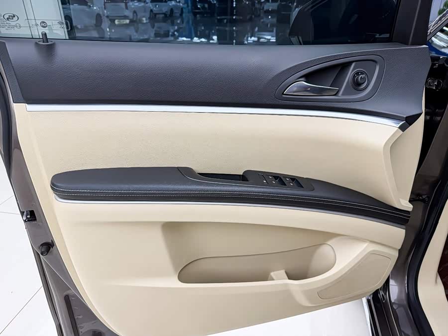 Buick GL8 2023, фото 5