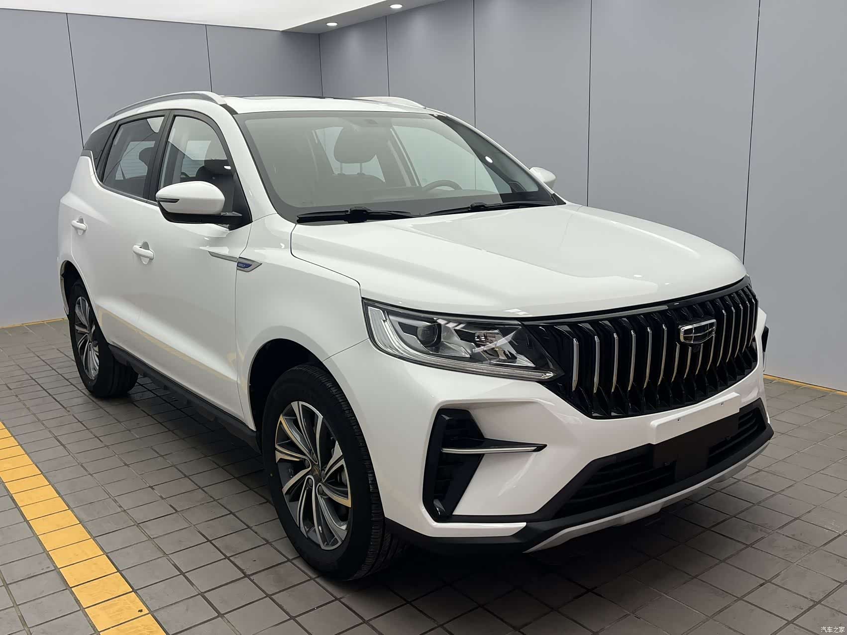 Geely X6, 2022 3