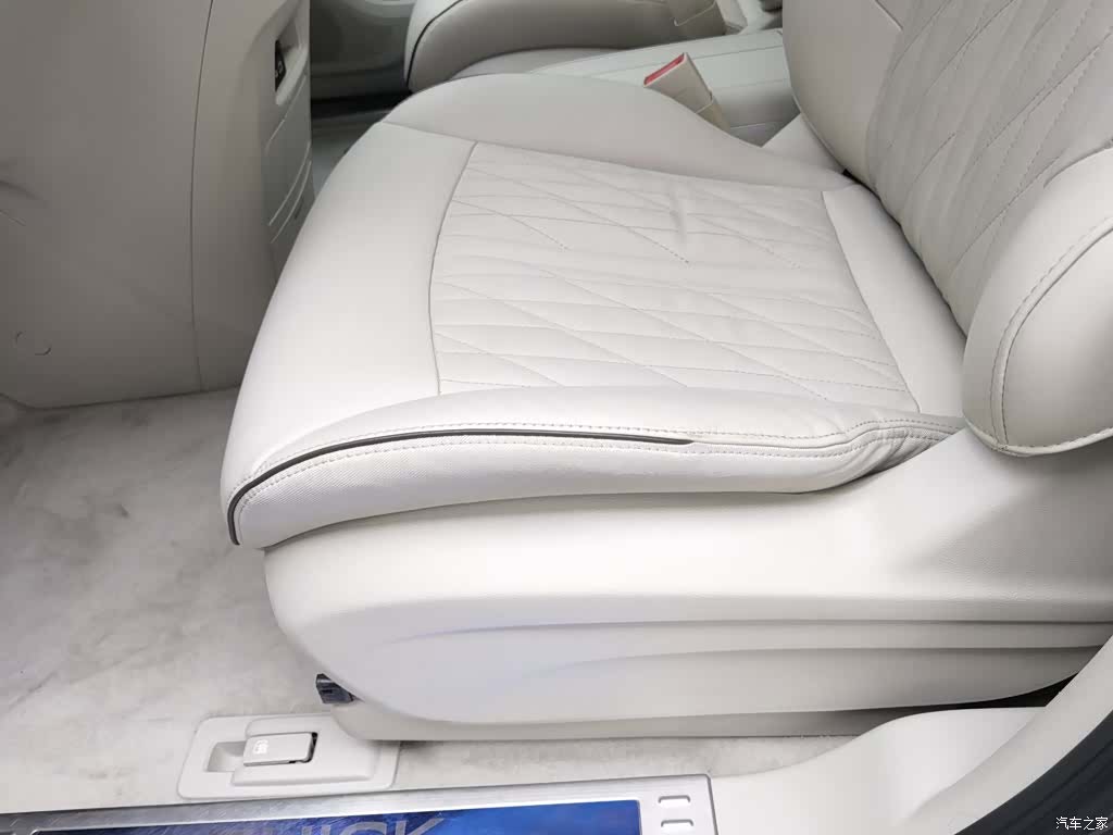 Buick GL8, 2022 20