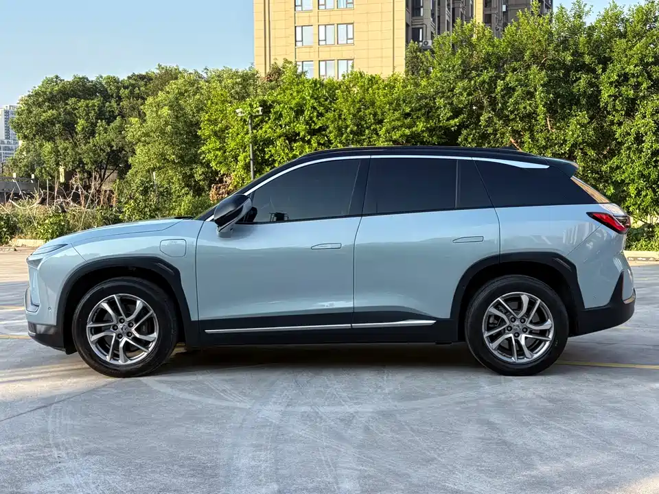NIO ES6