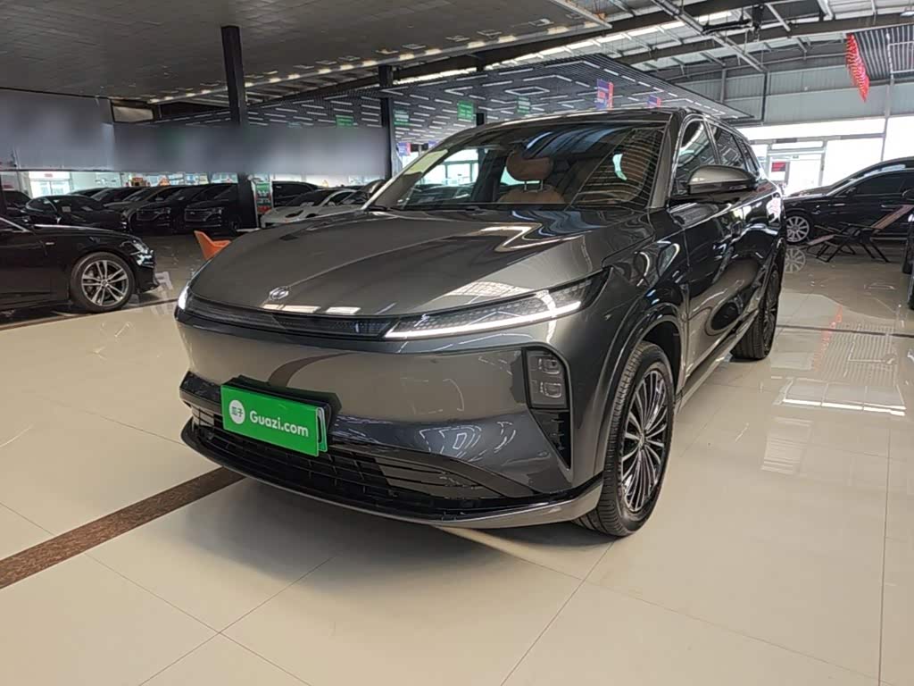 Dongfeng L8