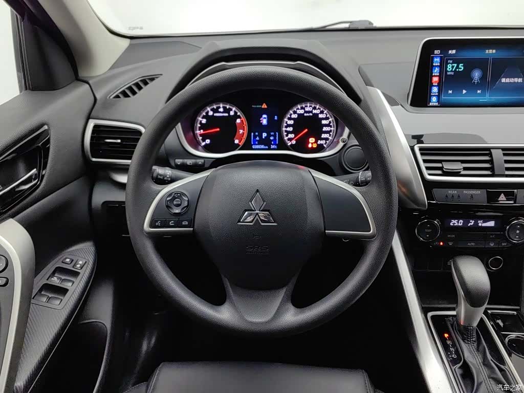 Mitsubishi V, 2019 11