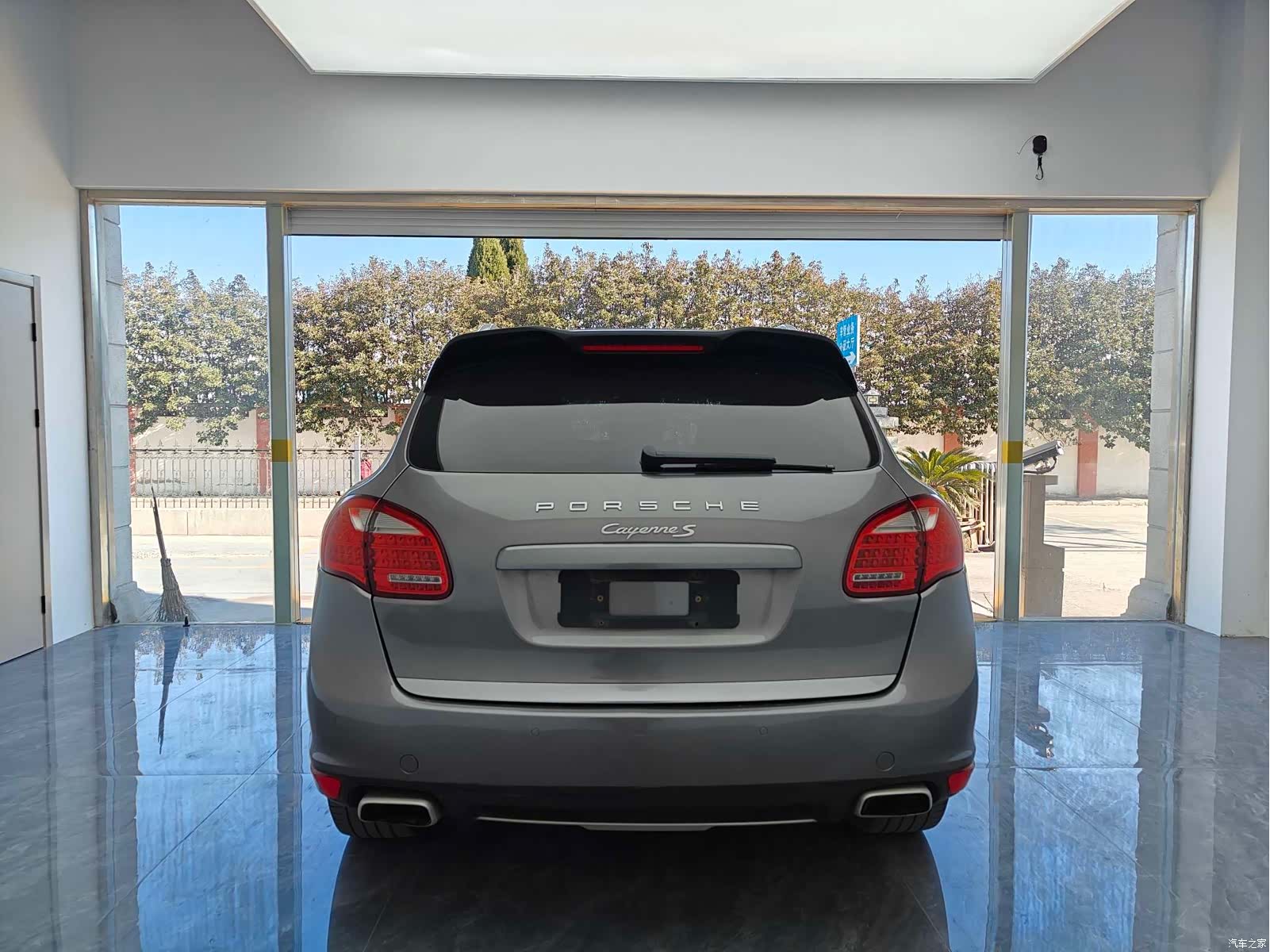 Porsche Cayenne, 2011 4