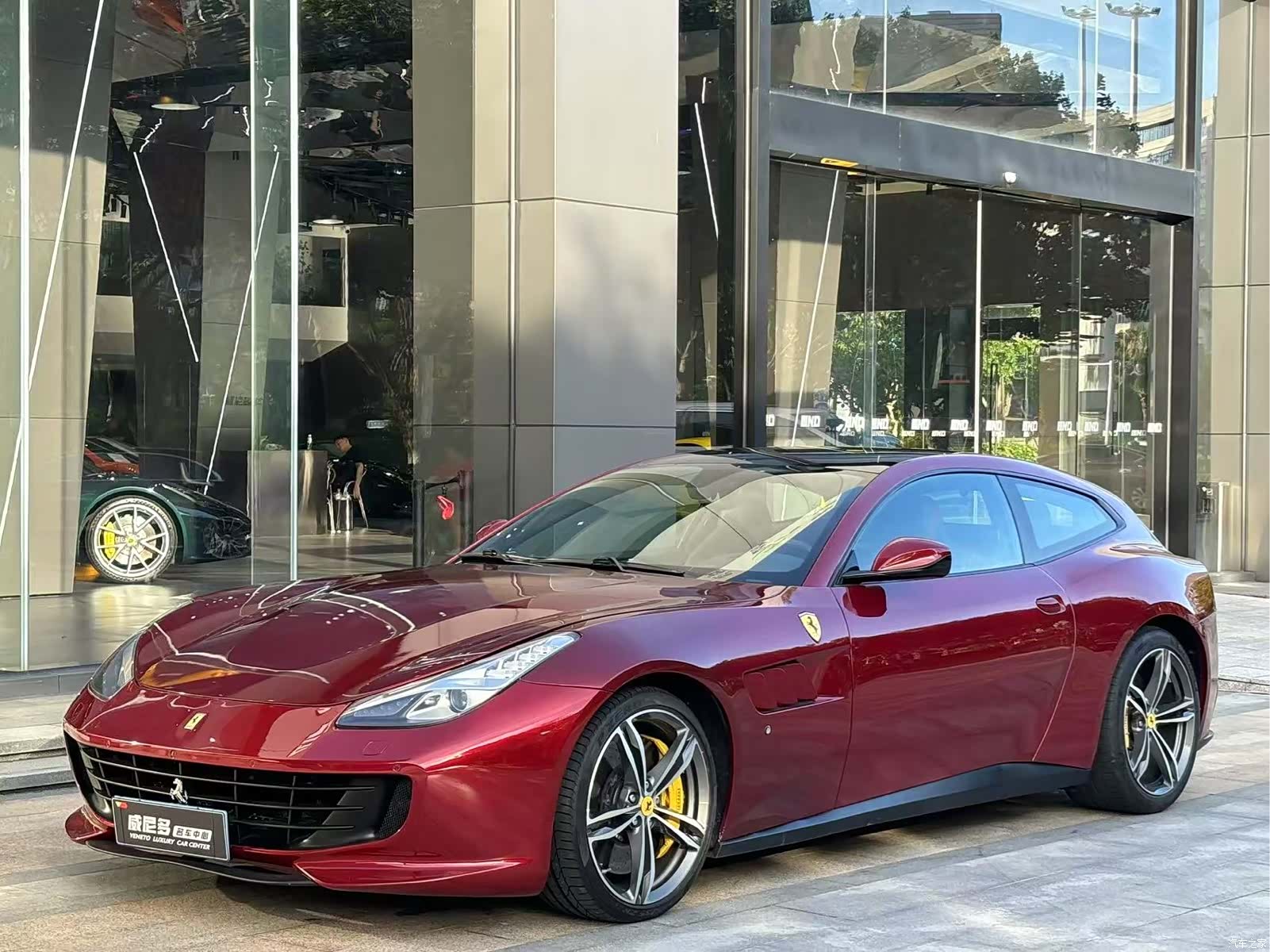 Ferrari GTC4Lus