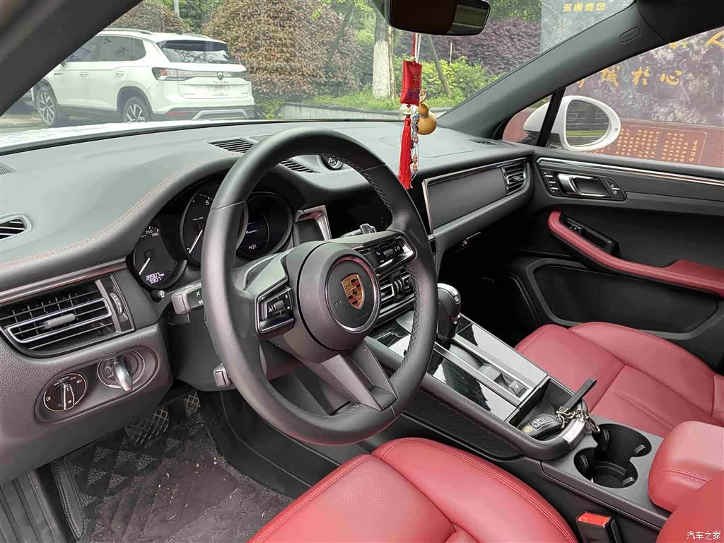 Porsche Macan, 2022 11