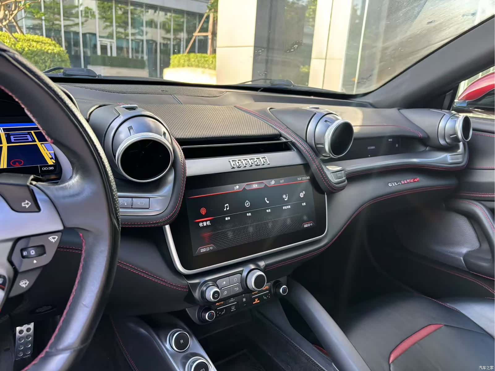 Ferrari GTC4Lus, 2017 9