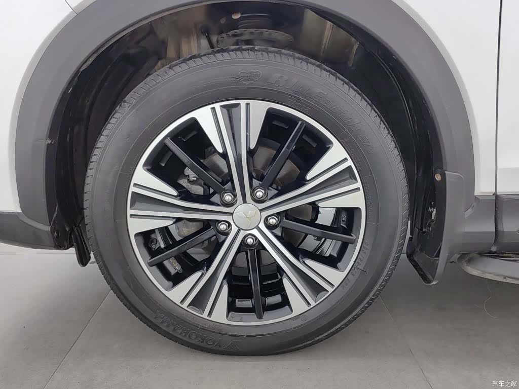 Mitsubishi V, 2019 17