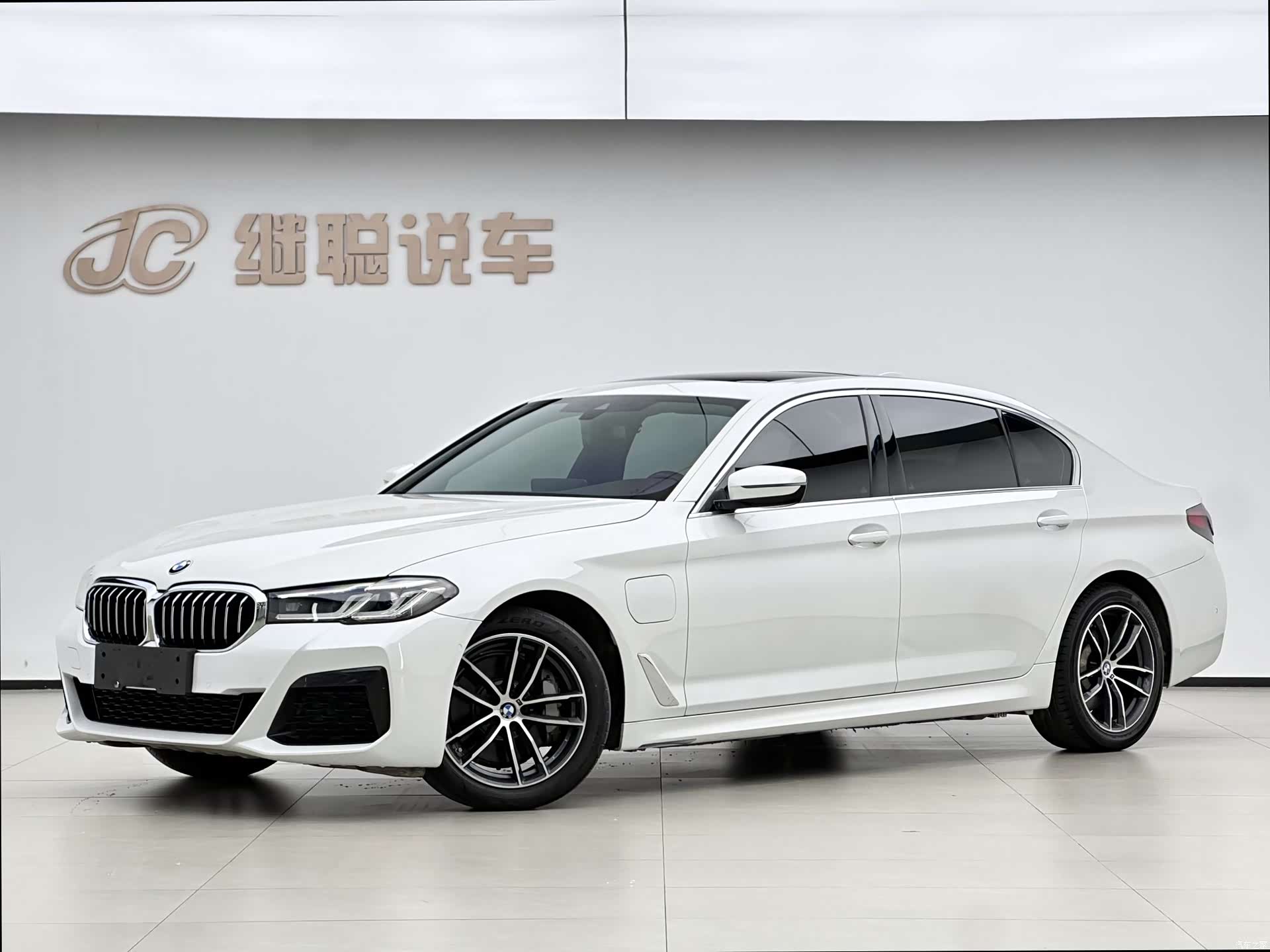 BMW 5 Series, 2021 1