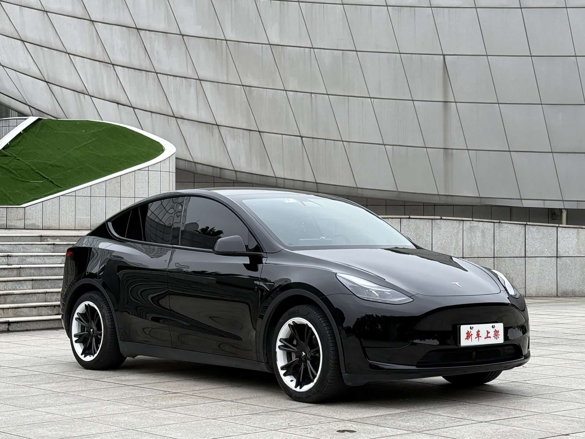 Tesla Model Y, 2022 3