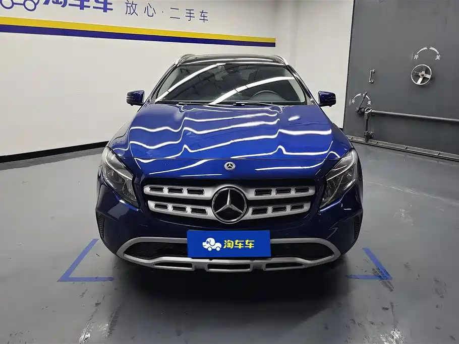 Mercedes-Benz GLA Mercedes-Benz GLA