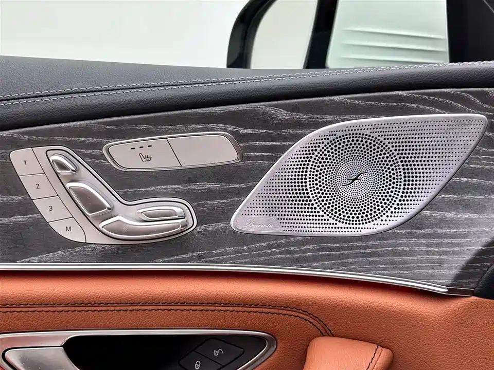 Mercedes-Benz CLS Mercedes-Benz CLS