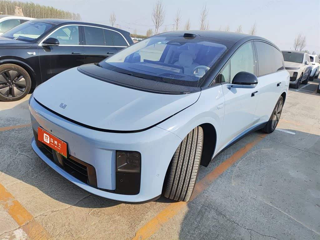 Li Auto i8