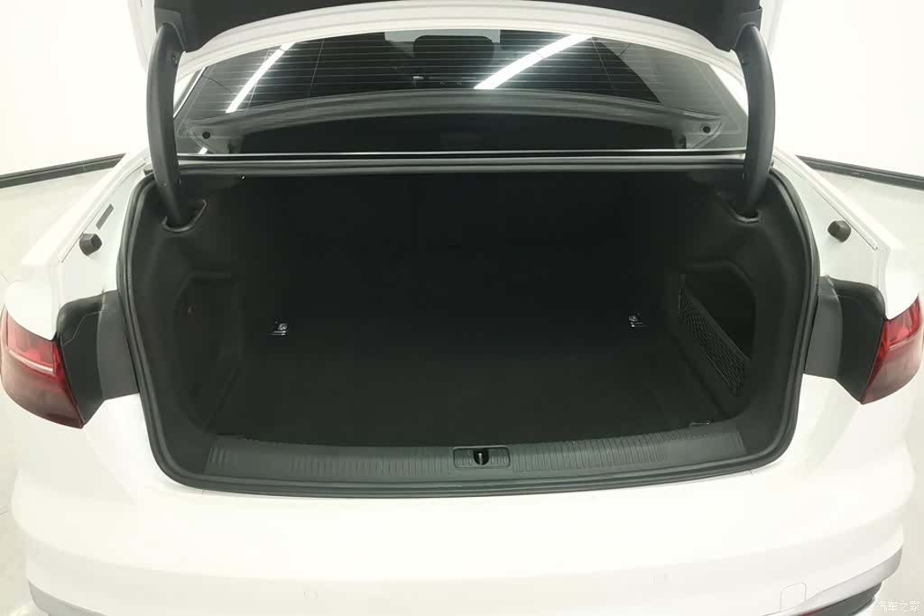 Audi A4L, 2020 4