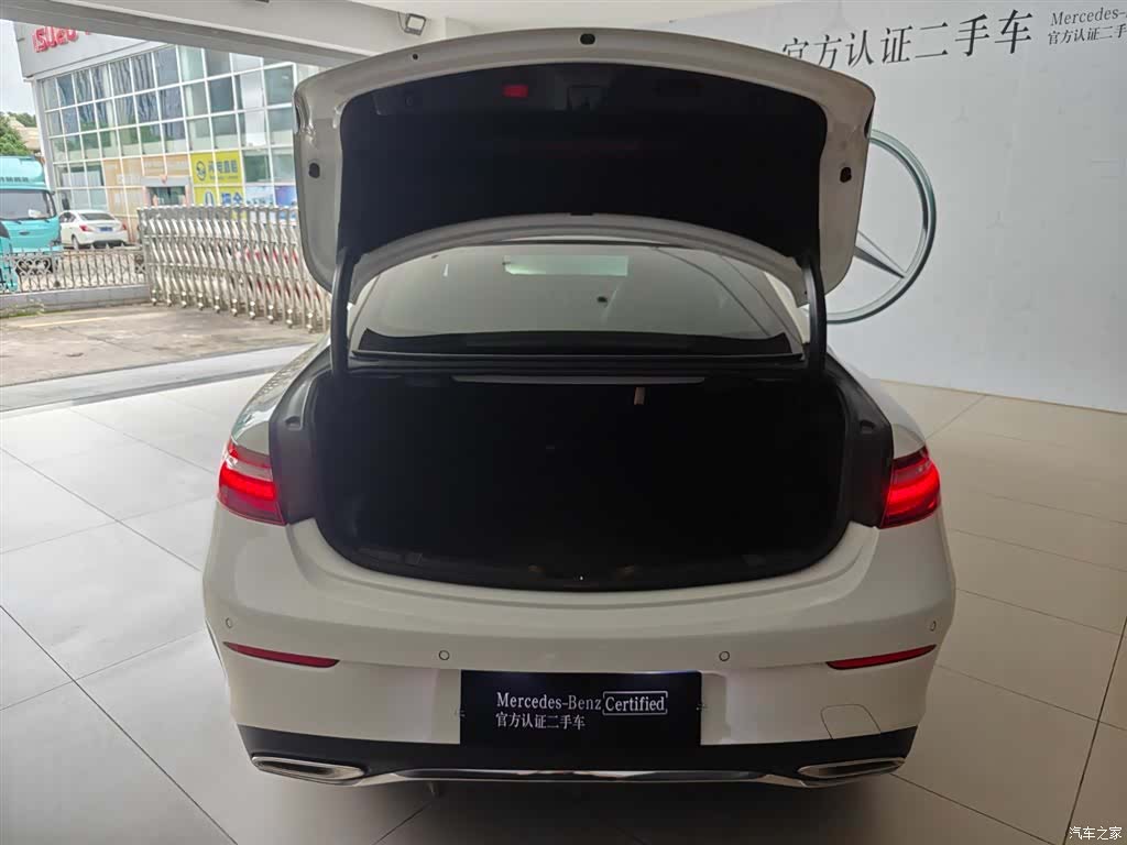Mercedes-Benz E-Class, 2022 4