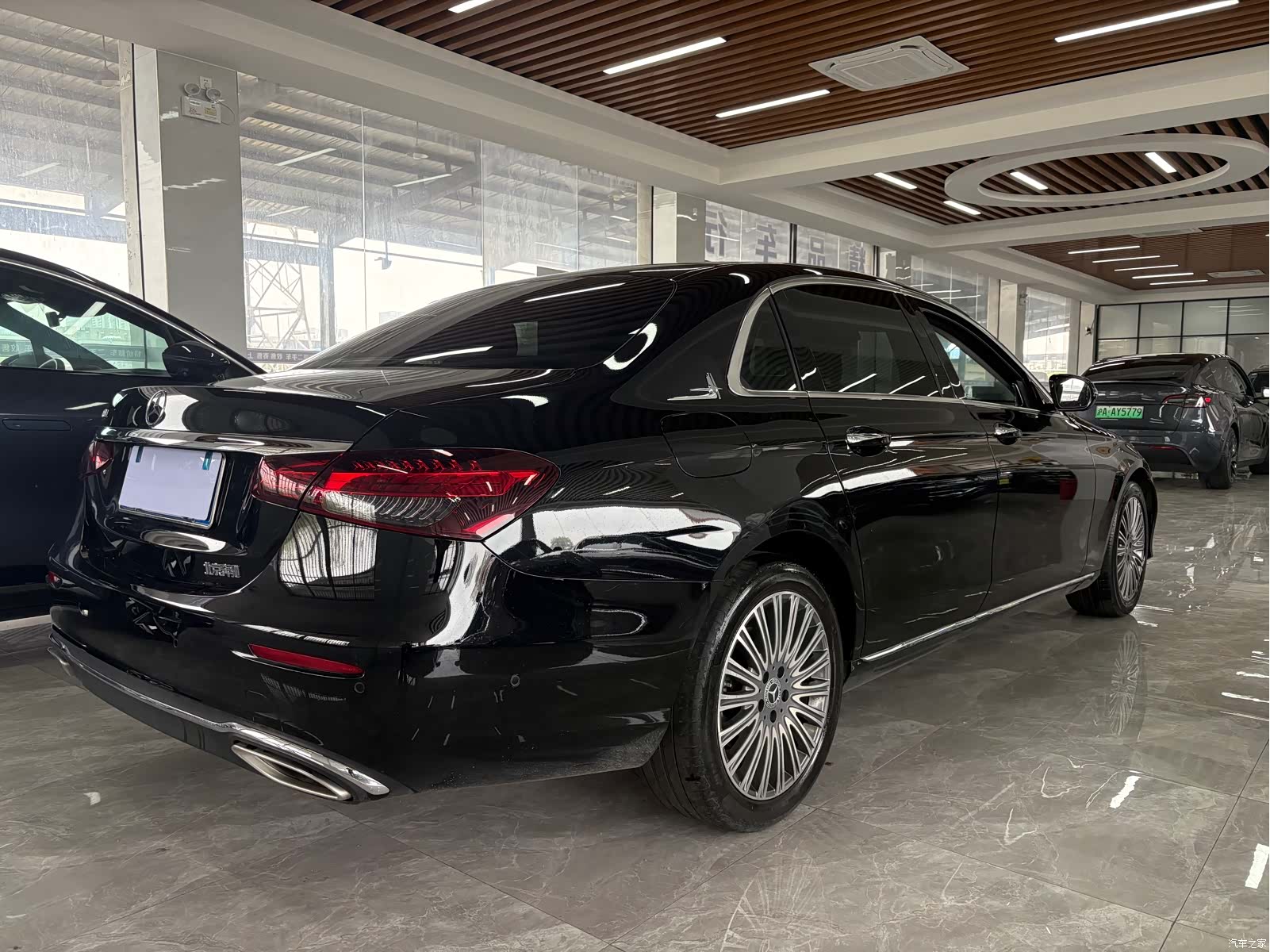 Mercedes-Benz E-Class, 2023 4