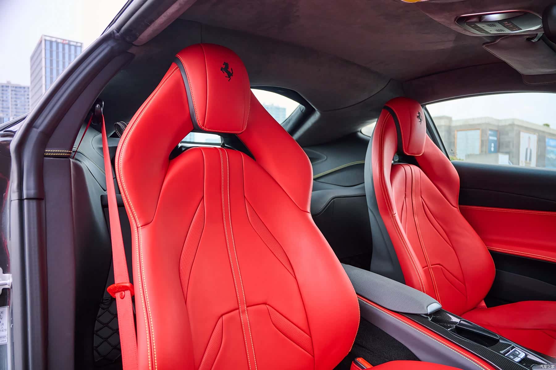 Ferrari 812, 2019 14
