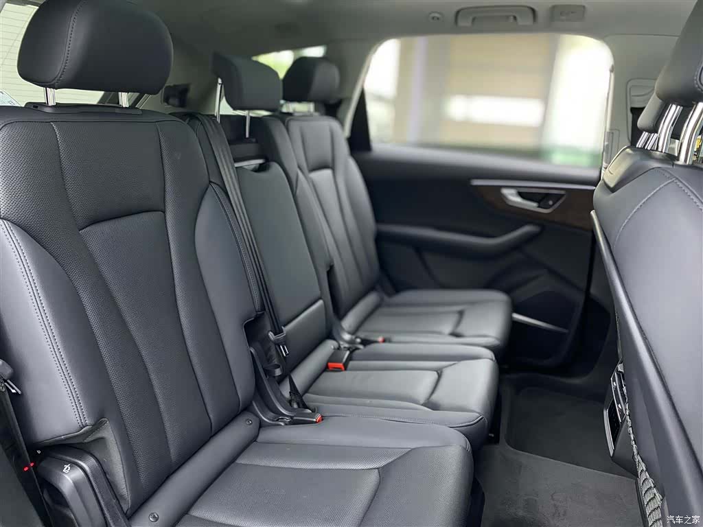 Audi Q7, 2021 11