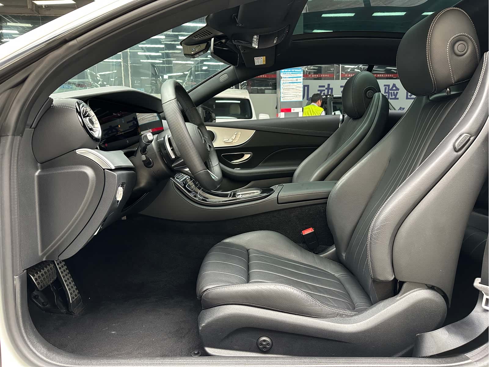 Mercedes-Benz E-Class, 2022 4