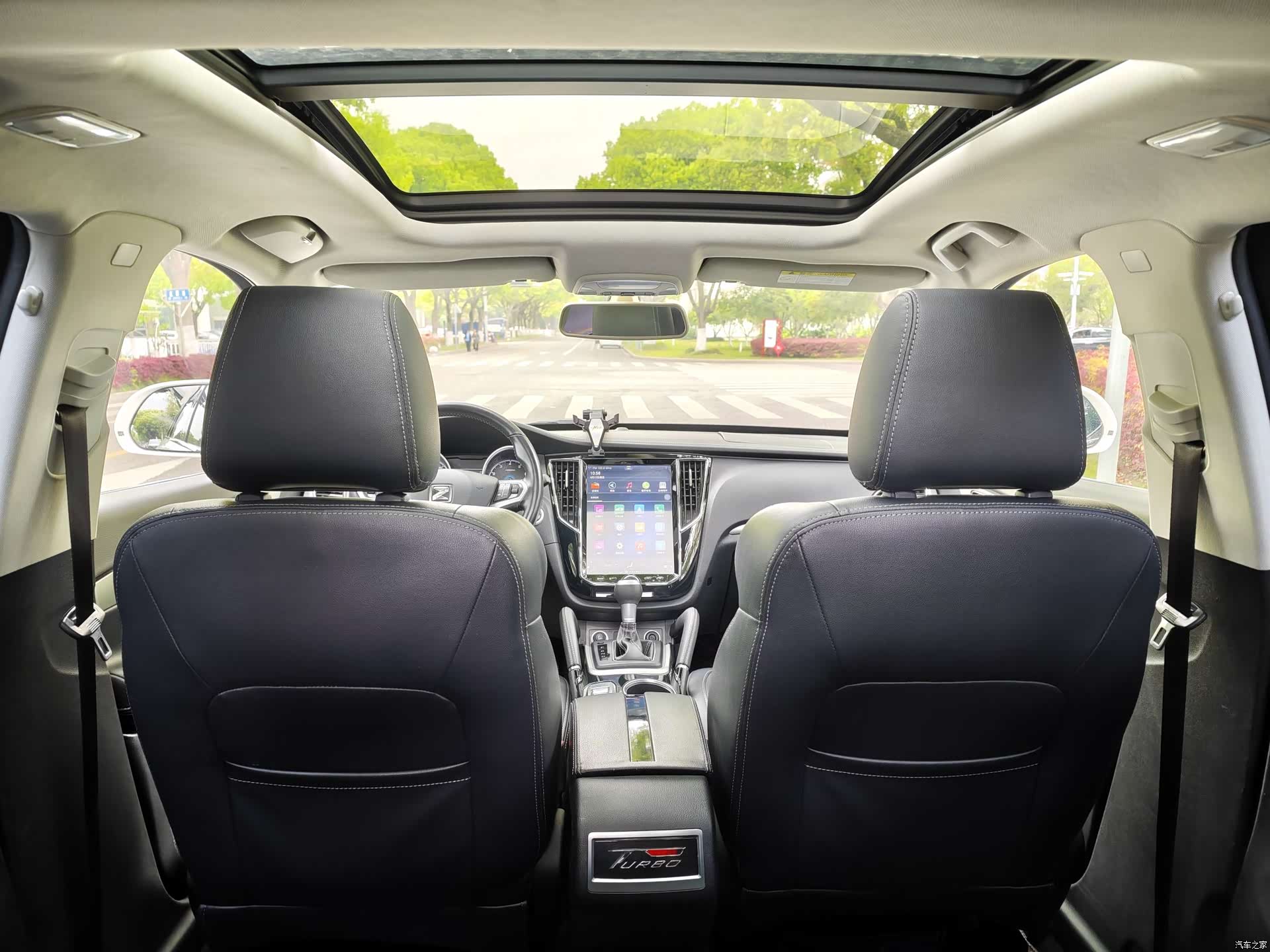 Zotye SR7, 2016 18