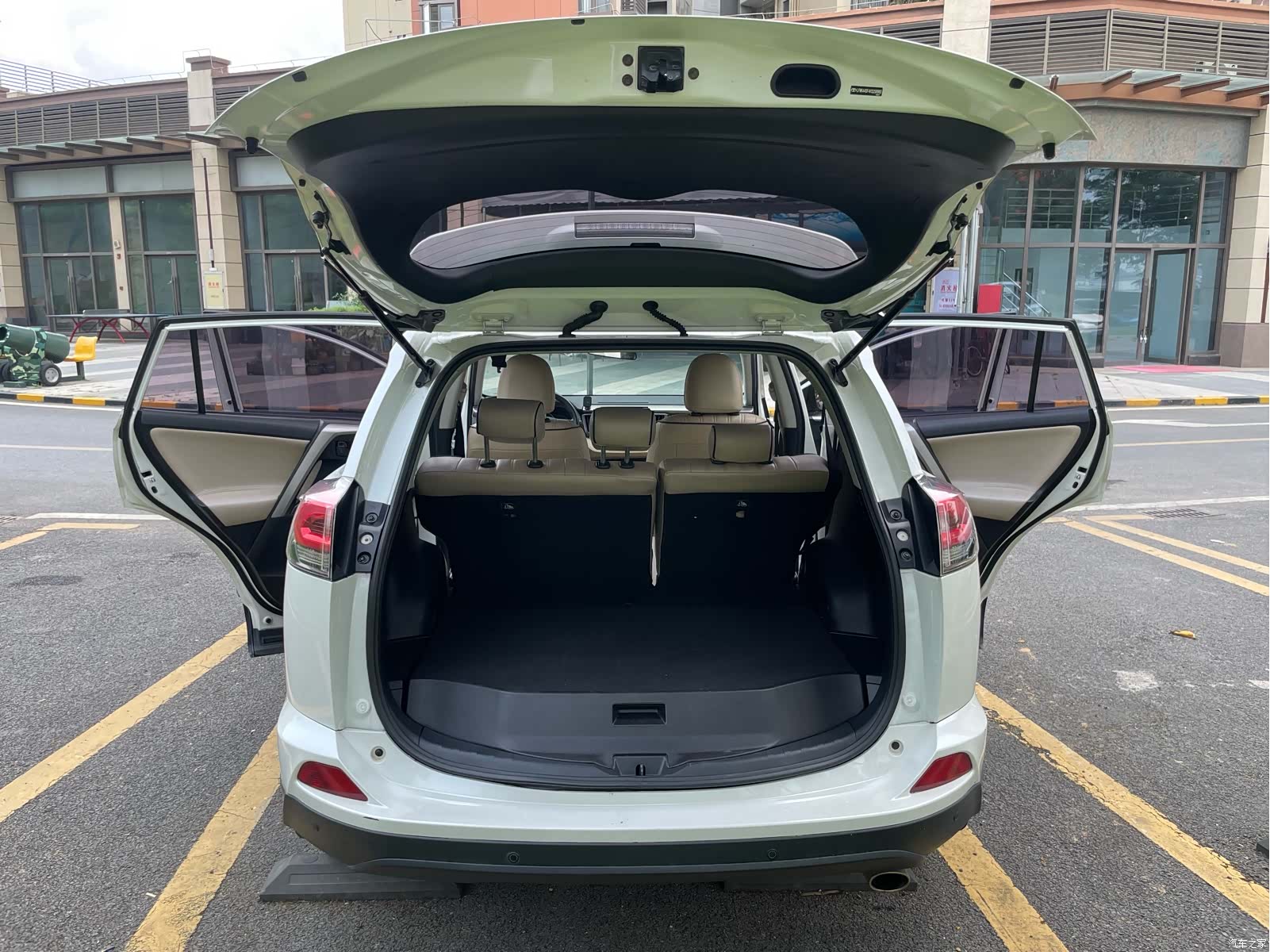 Toyota RAV4, 2017 17