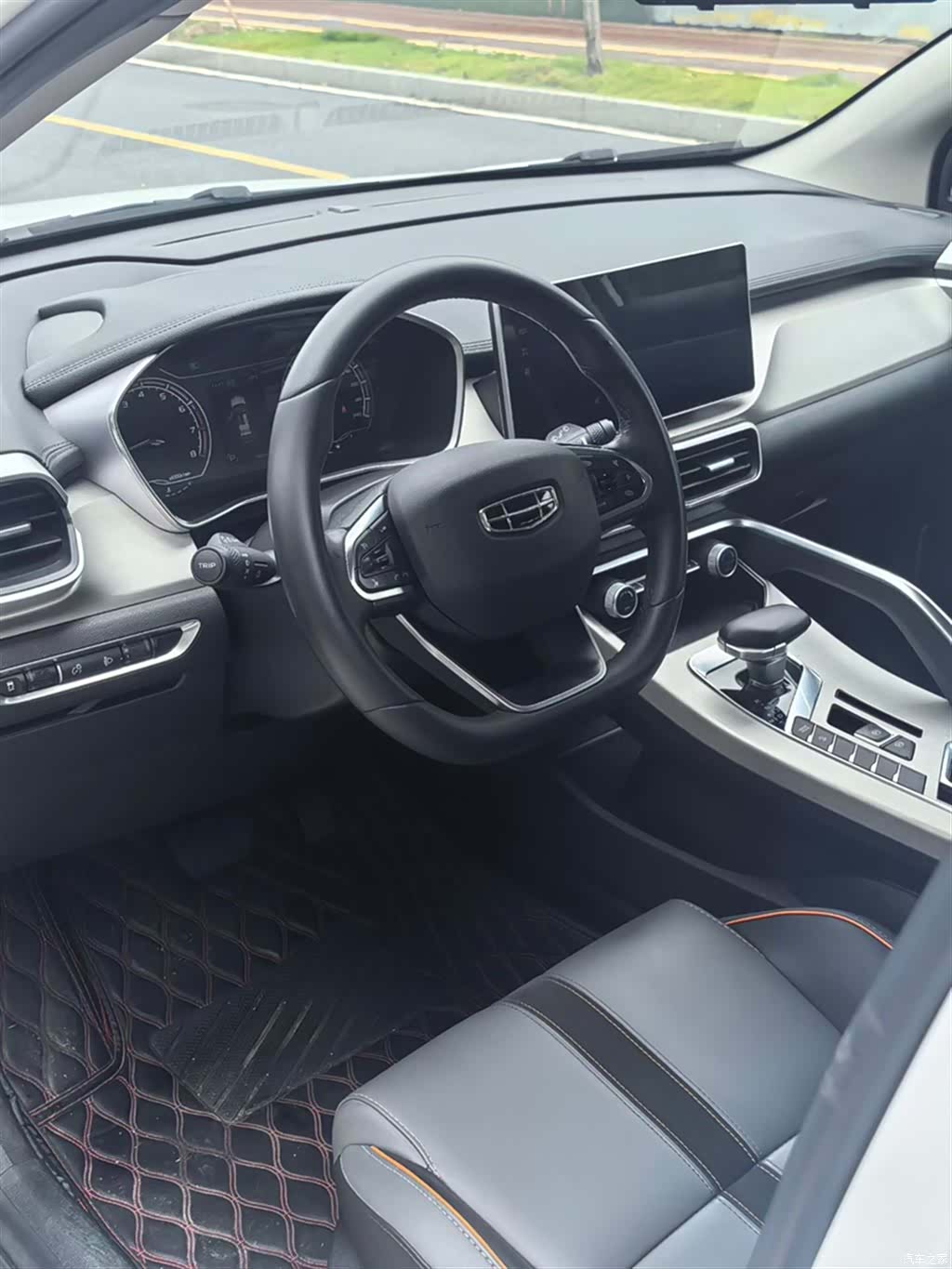 Geely Coolray, 2023 10