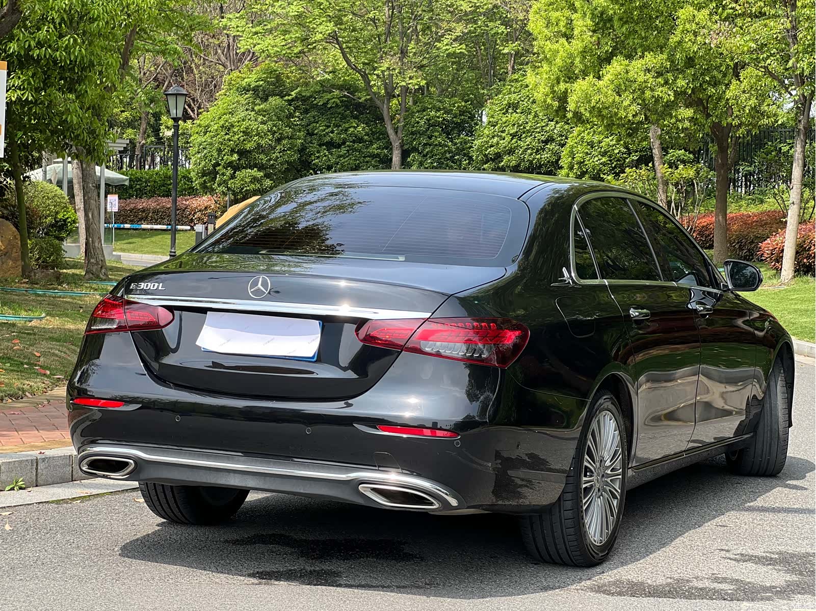 Mercedes-Benz E-Class, 2023 23