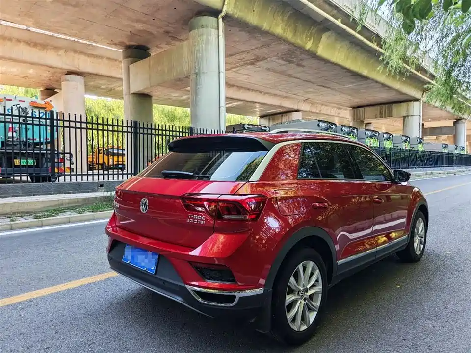 Volkswagen T-ROC exploring Songs