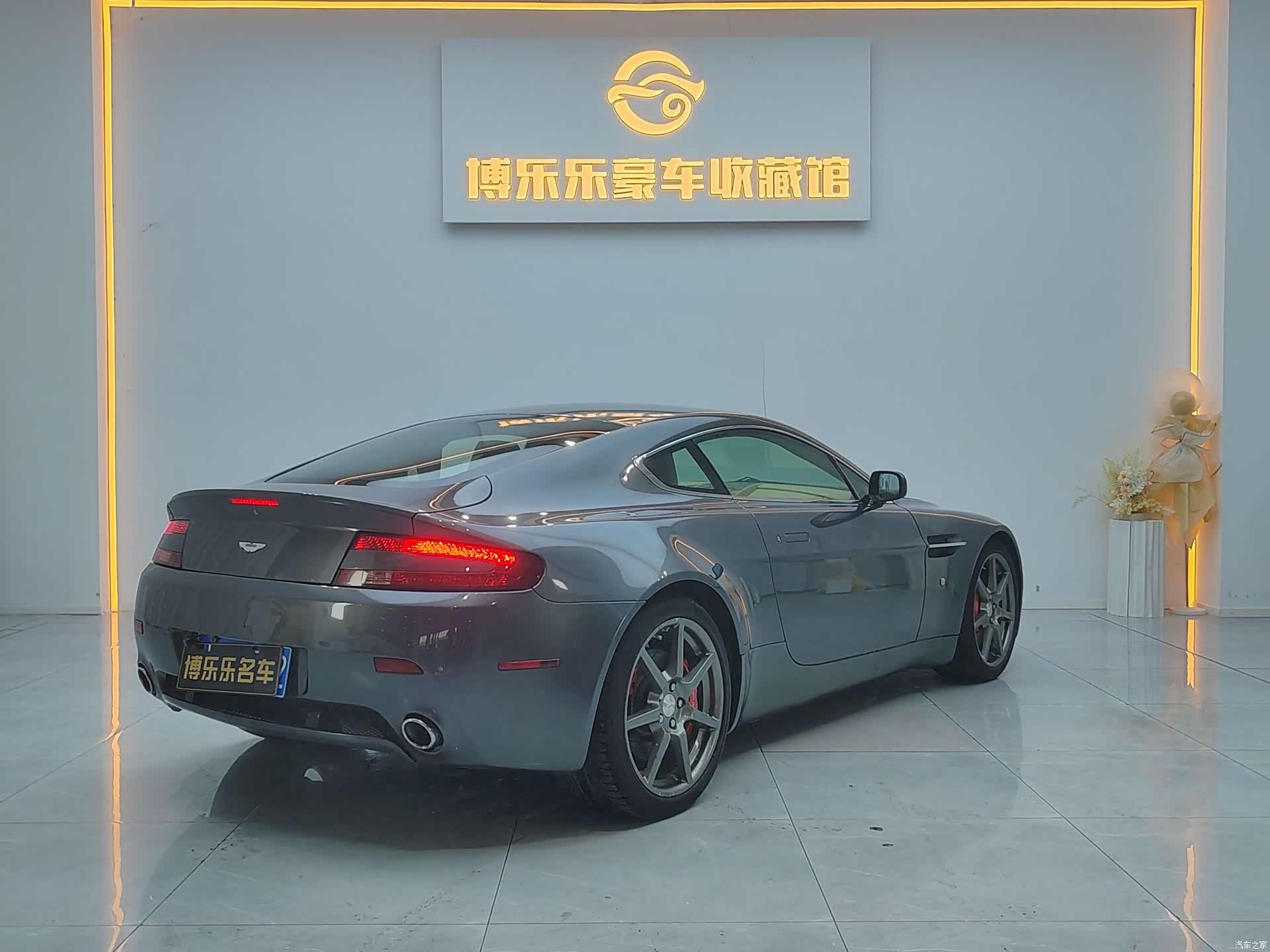 Aston Martin Vantage, 2010 25