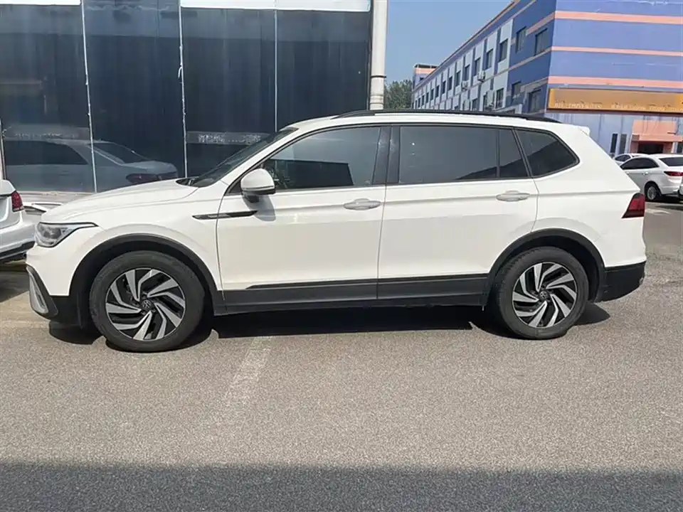 Volkswagen Tiguan L