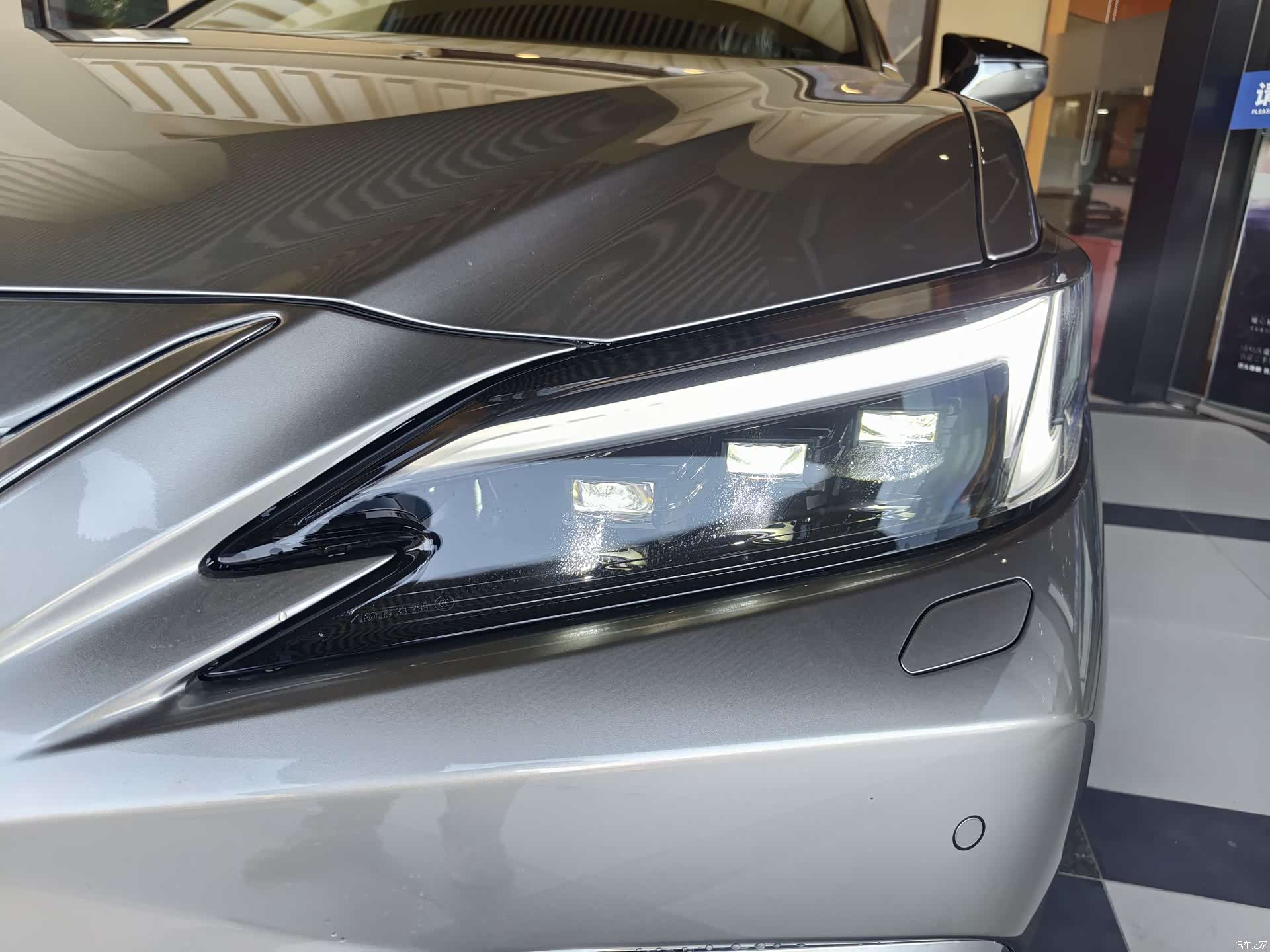 Lexus ES, 2026 21