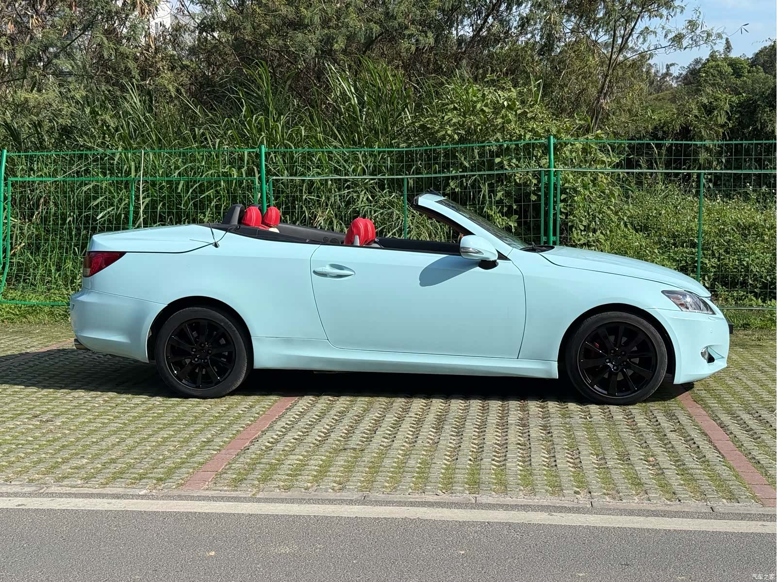 Lexus IS, 2013 21