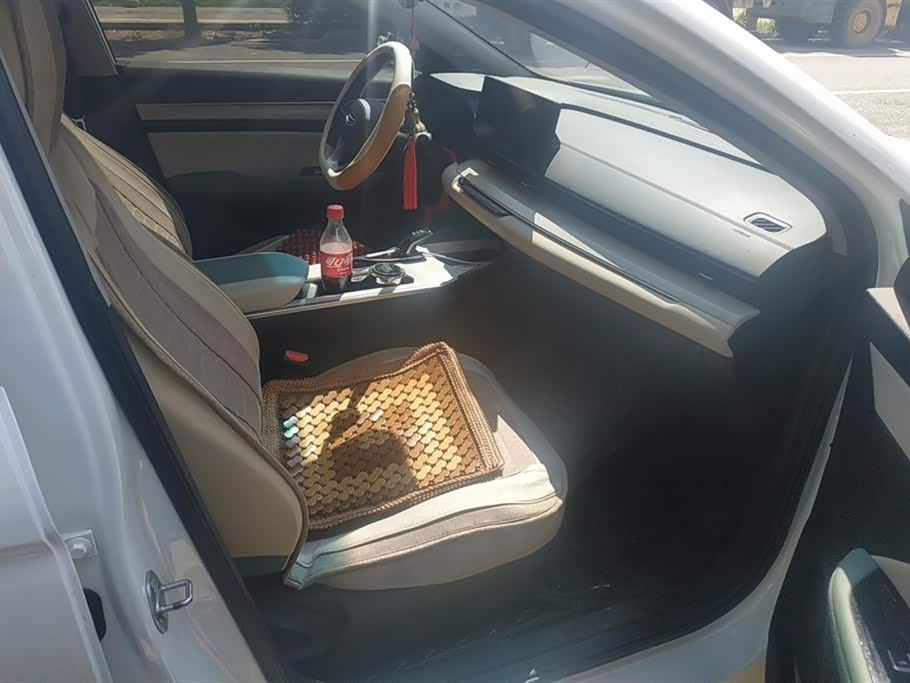 Geely Emgrand L HiP Geely Emgrand L HiP