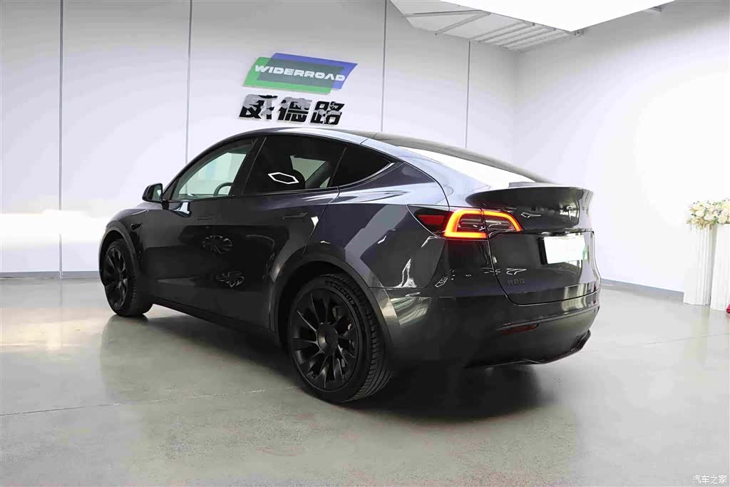 Tesla Model Y, 2024 все фото