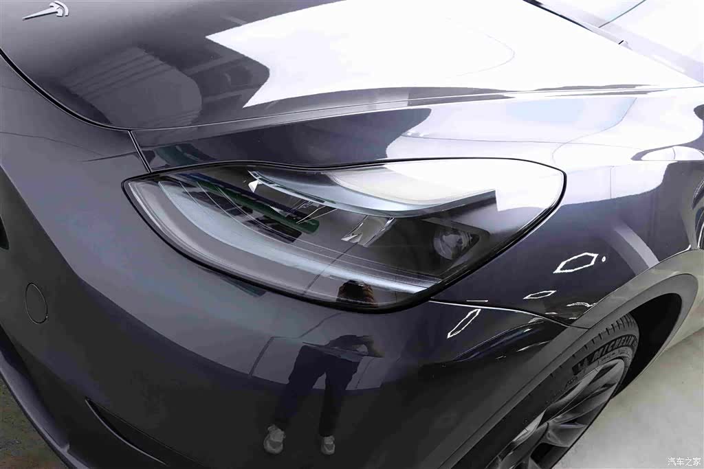 Tesla Model Y, 2024 33