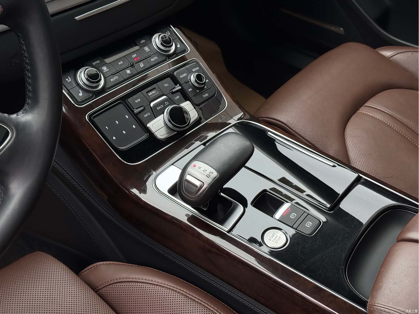 Audi A8L, 2015 9