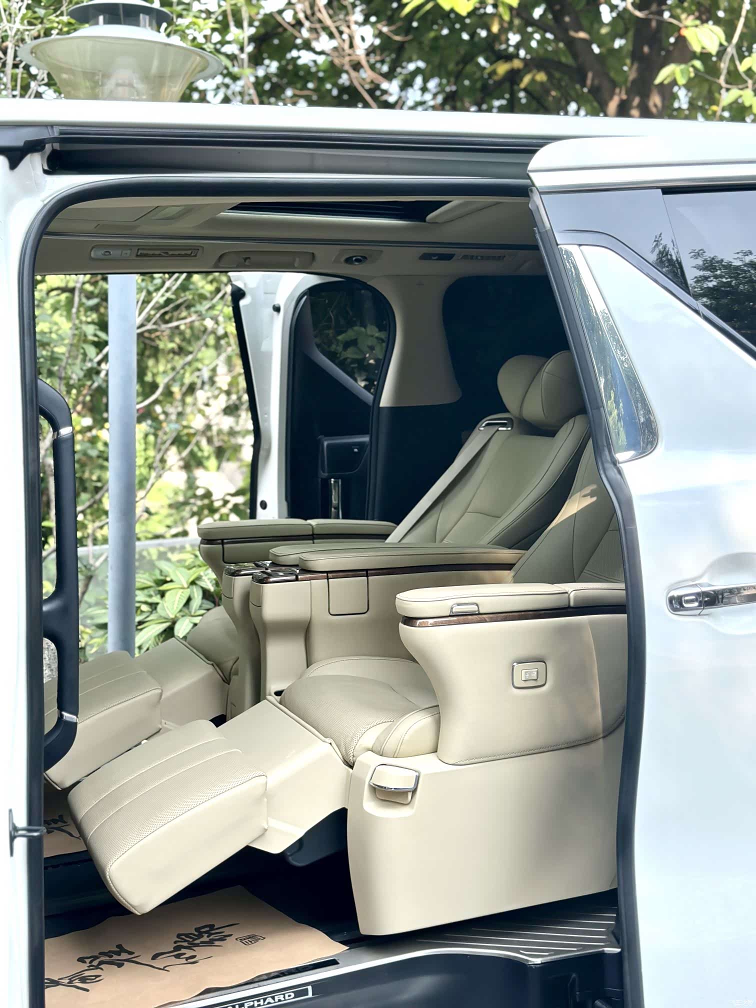 Toyota Alphard, 2017 17