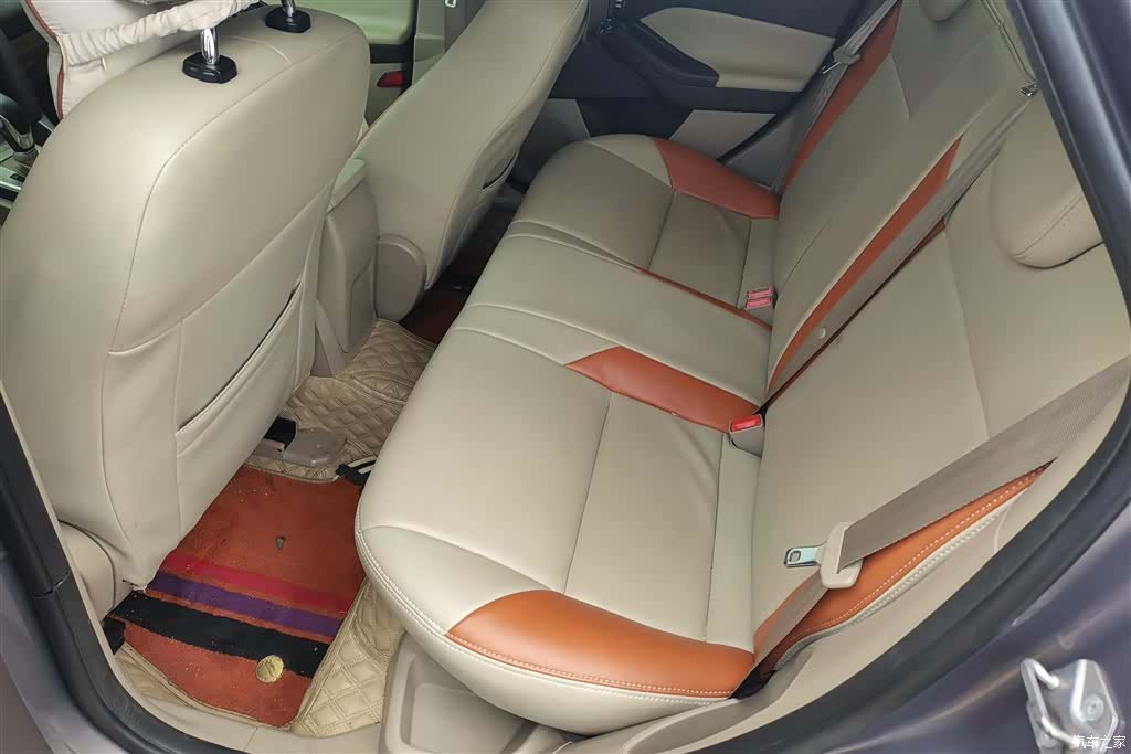Ford Focus, 2015 11