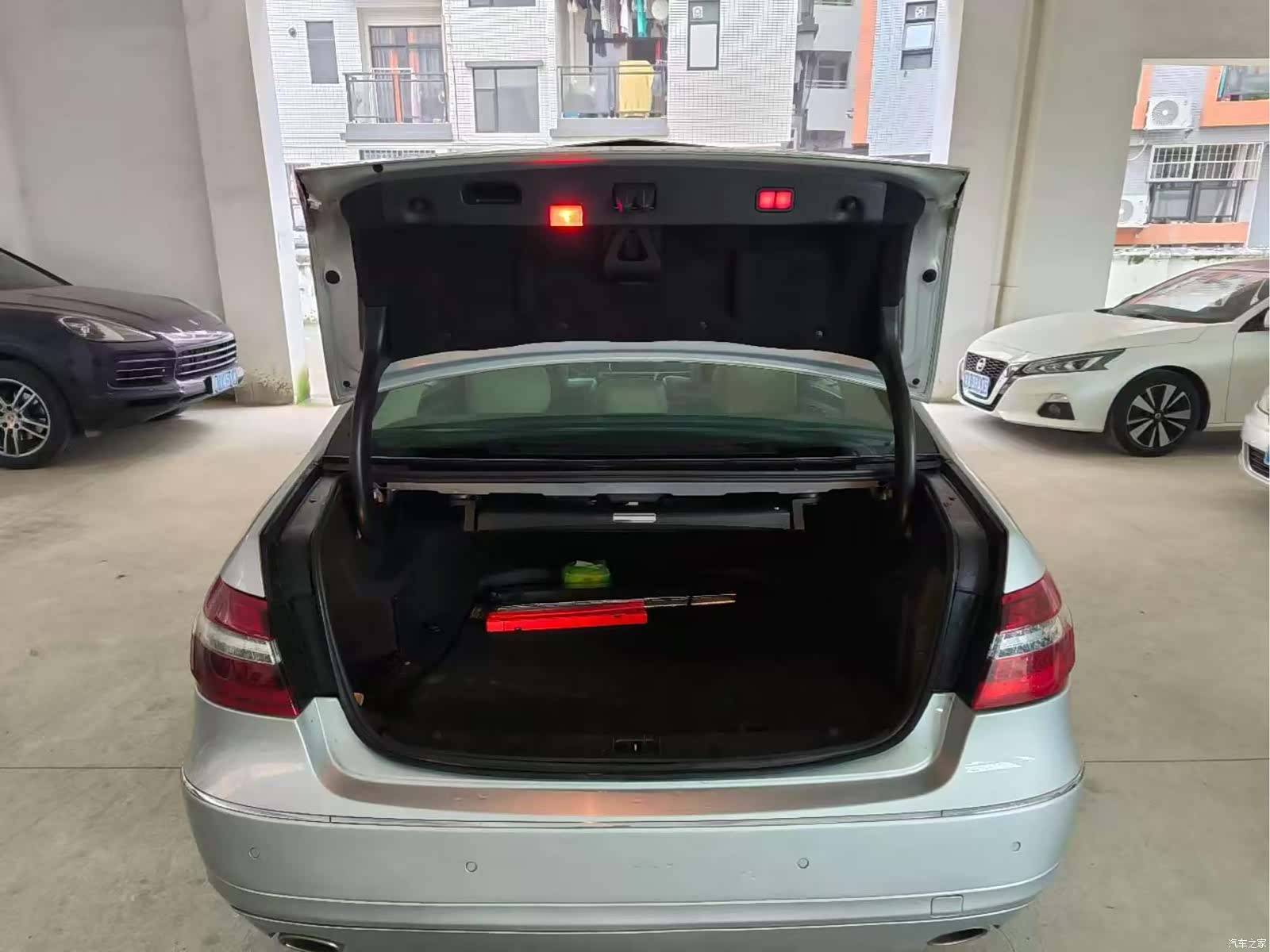 Mercedes-Benz E-Class, 2011 13