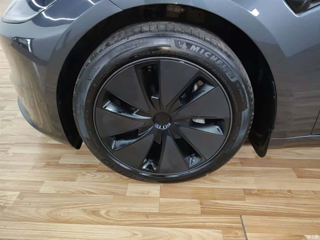 Tesla Model 3, 2024 23