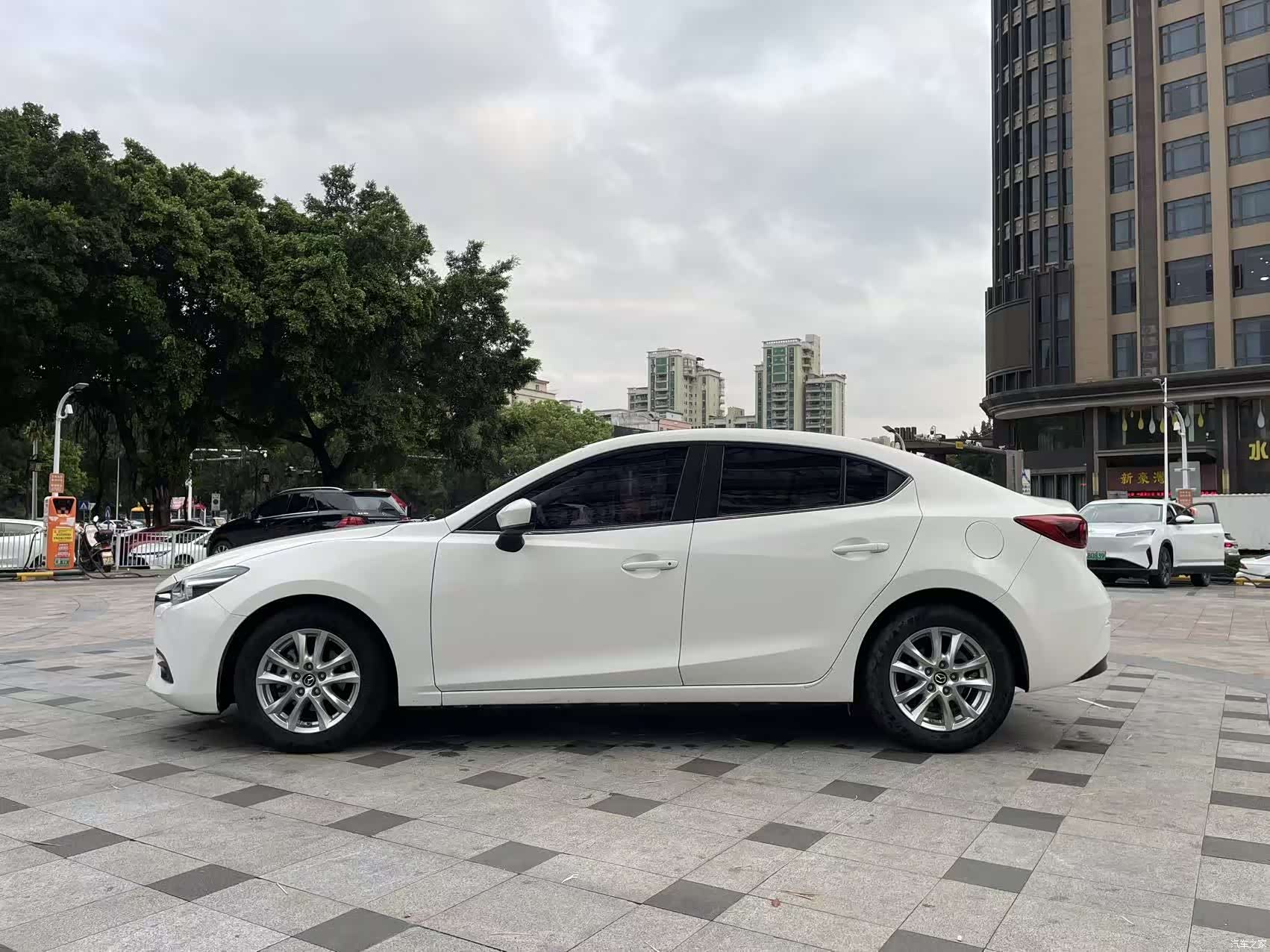 Mazda Mazda3, 2019 10
