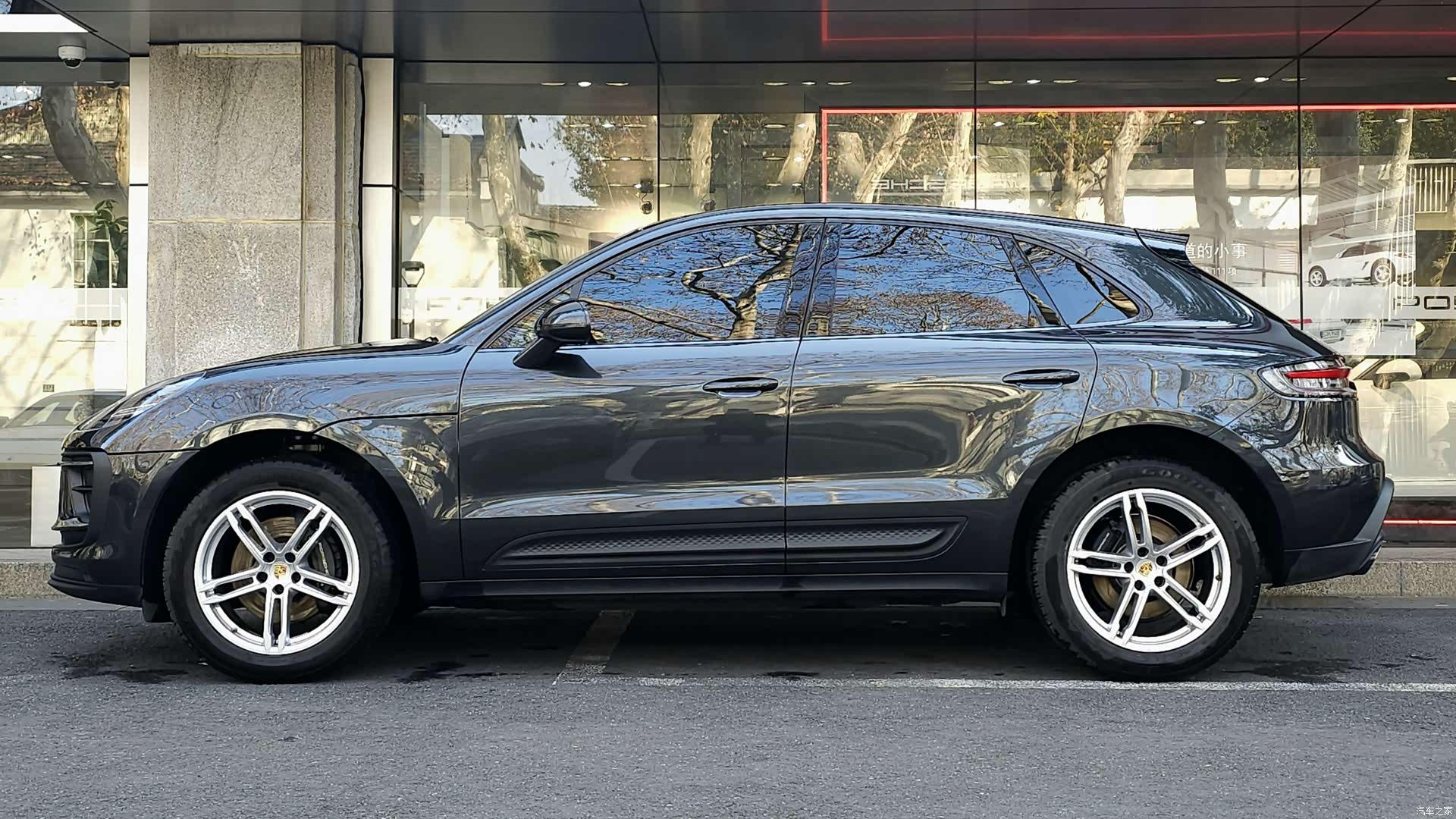 Porsche Macan, 2024 3