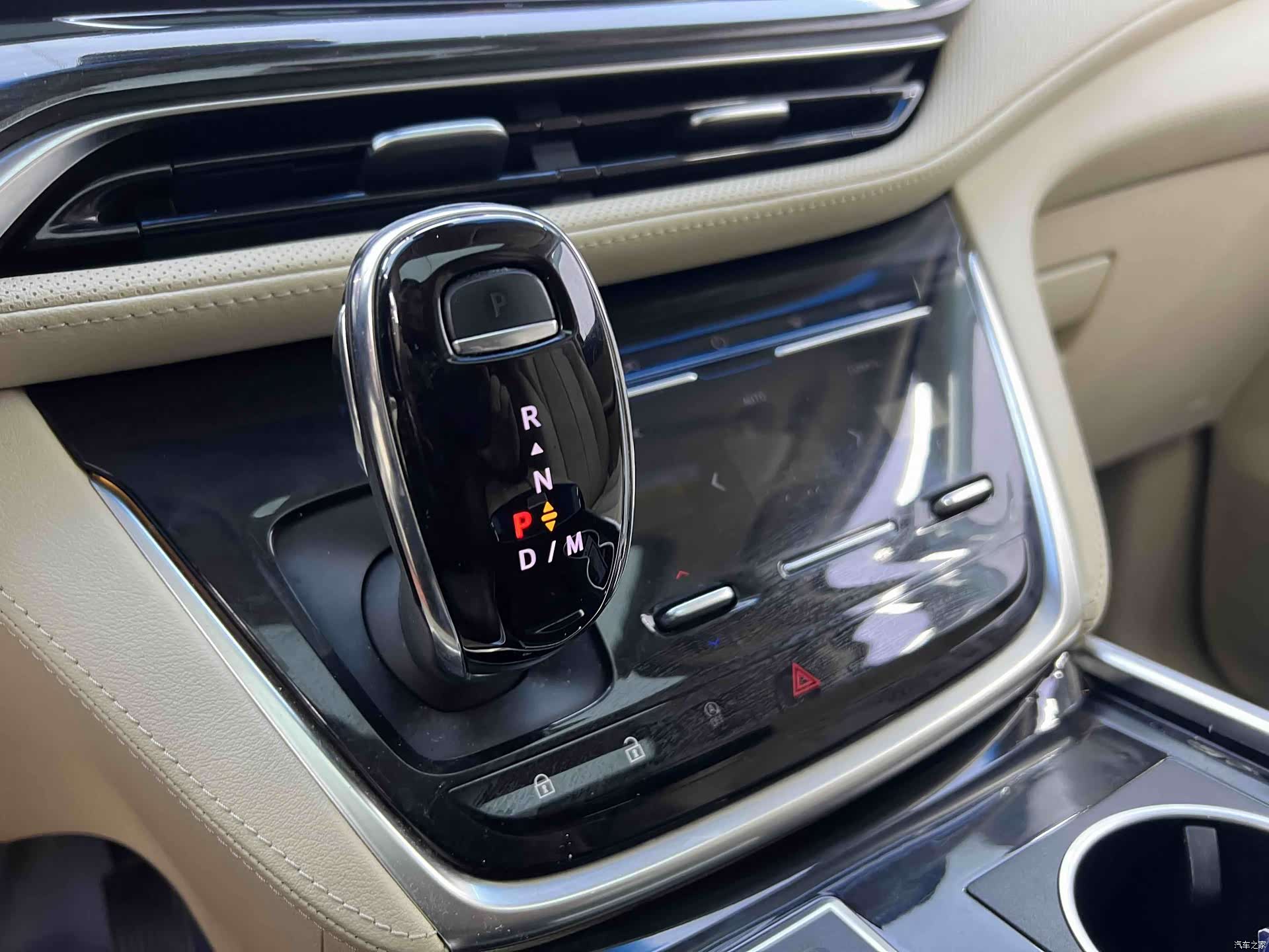 Buick GL8, 2023 17