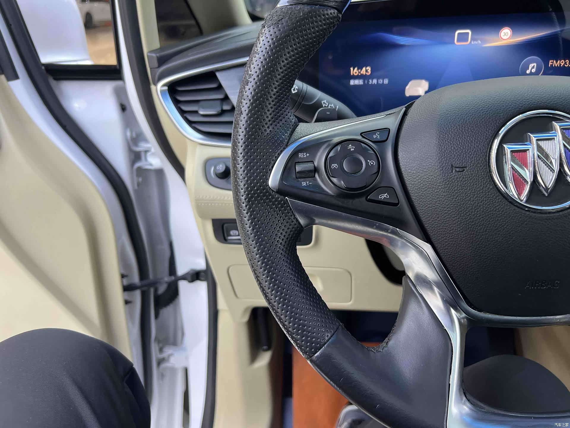 Buick GL8, 2023 13