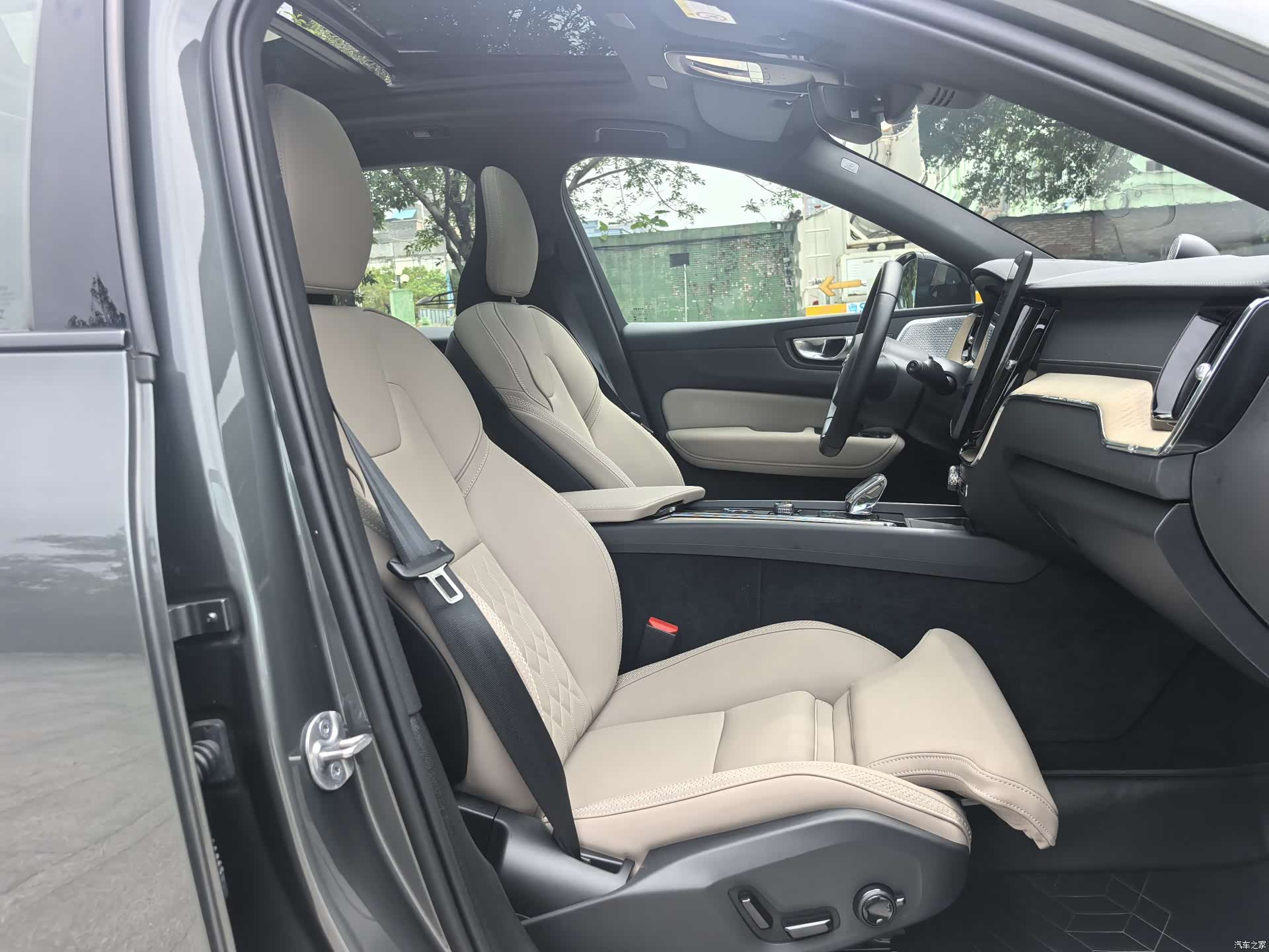 Volvo XC60, 2025 13
