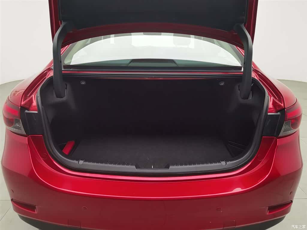 Mazda Atenza, 2017 16
