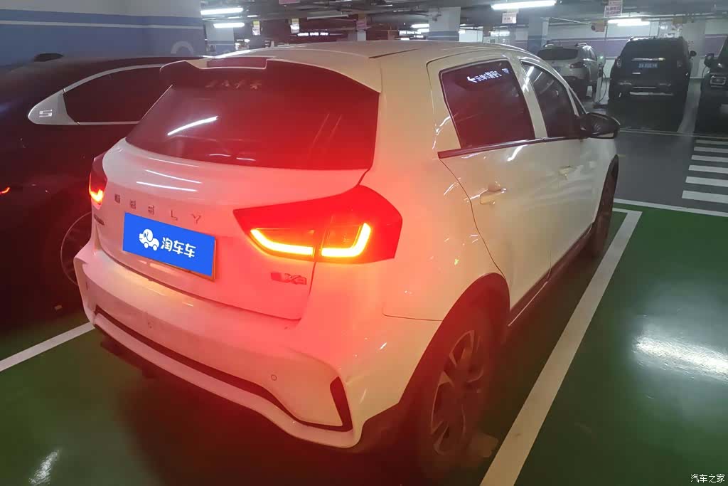 Geely EX3, 2022 3