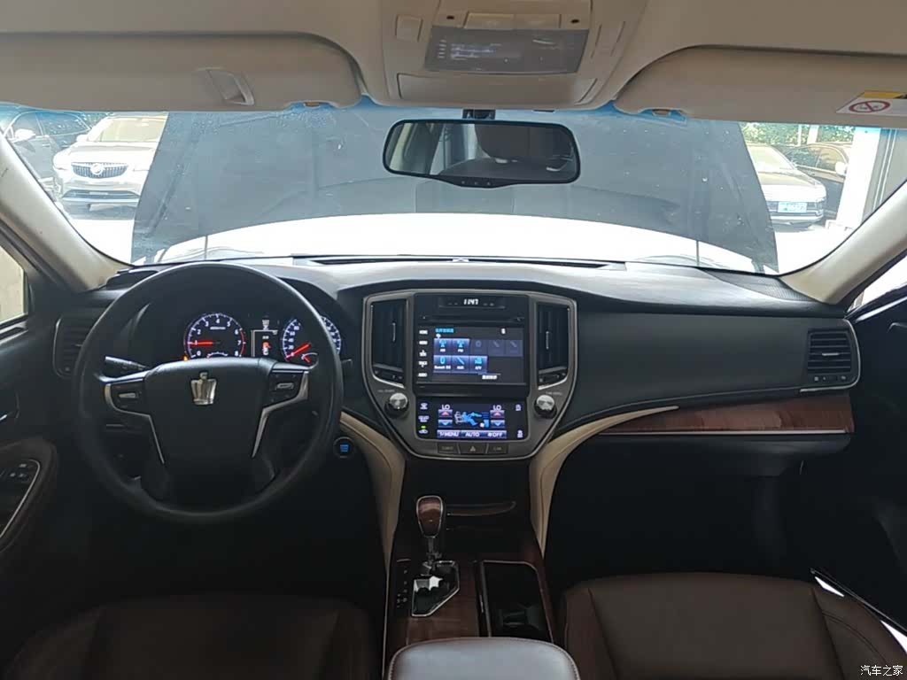 Toyota Crown, 2016 6