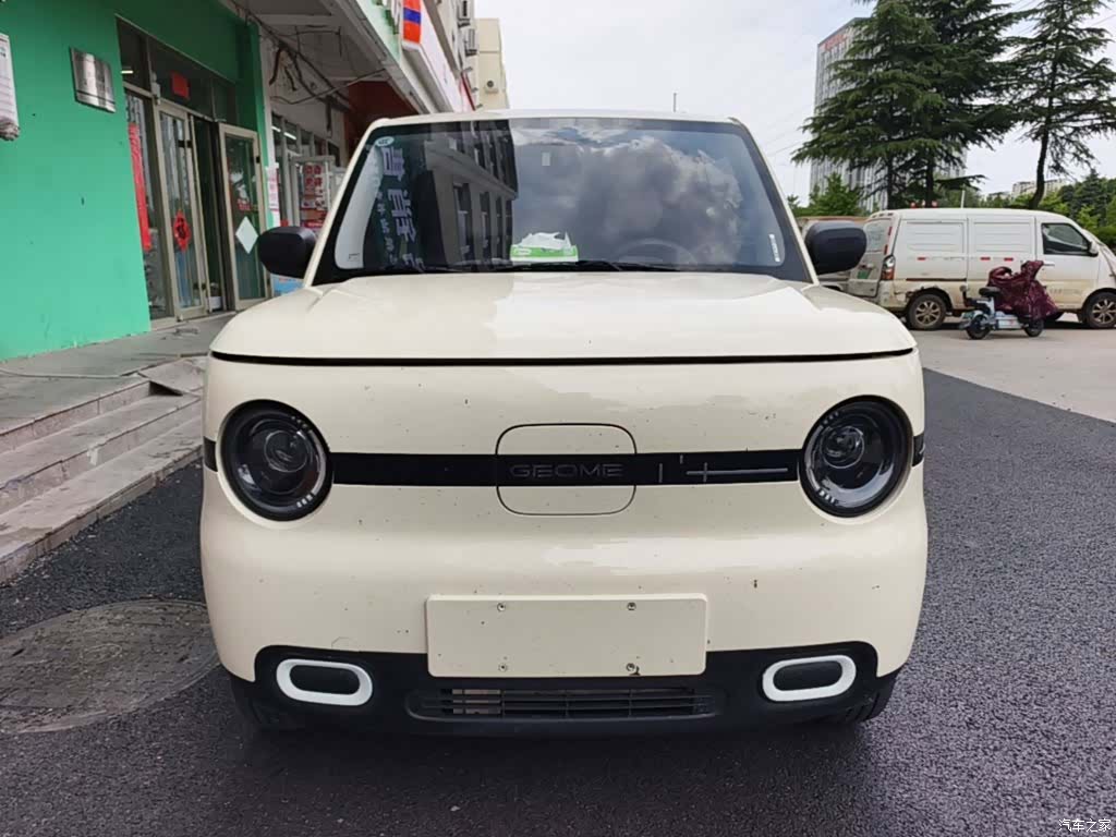 Geely Panda, 2025 3