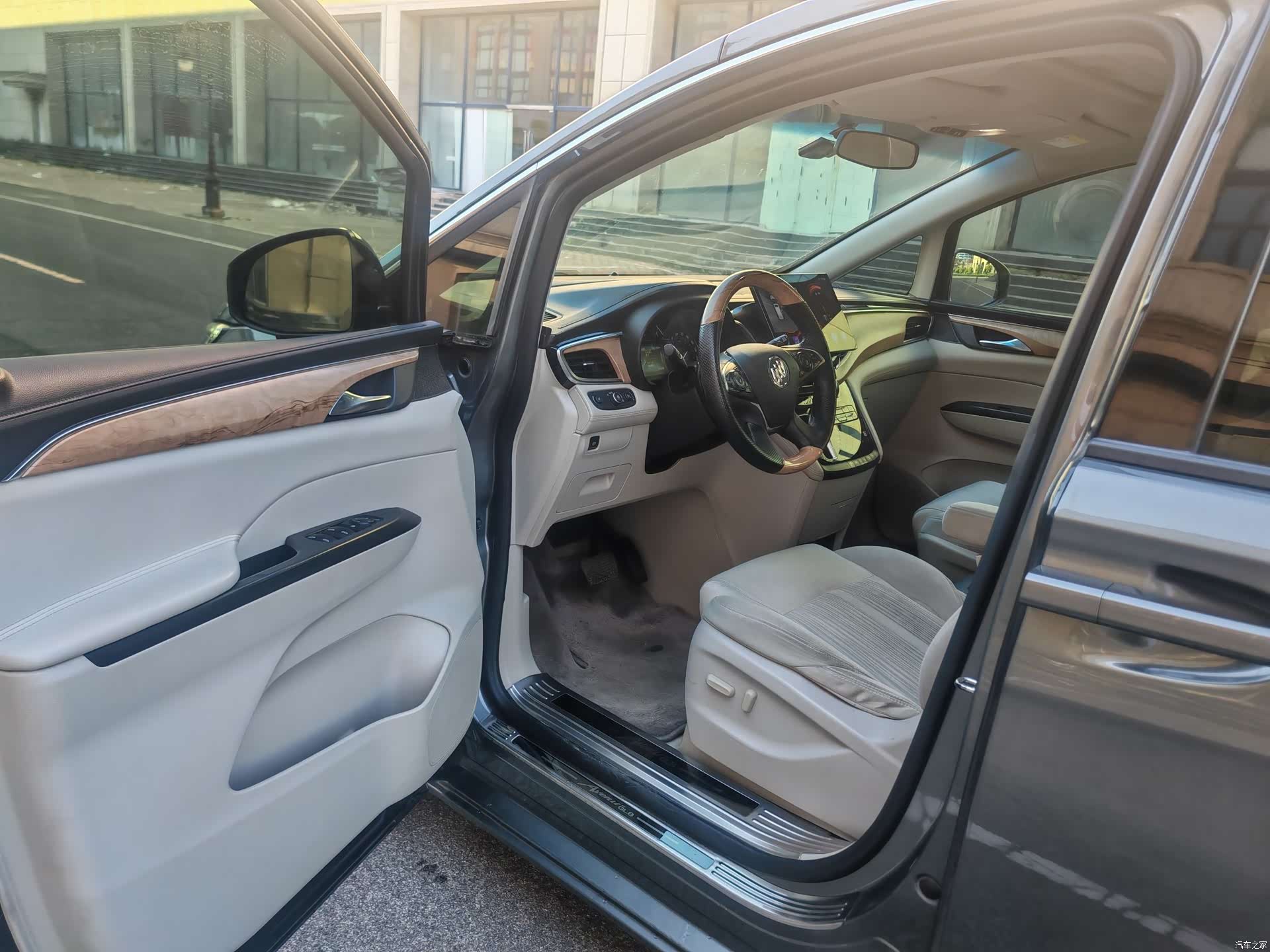 Buick GL8, 2020 10