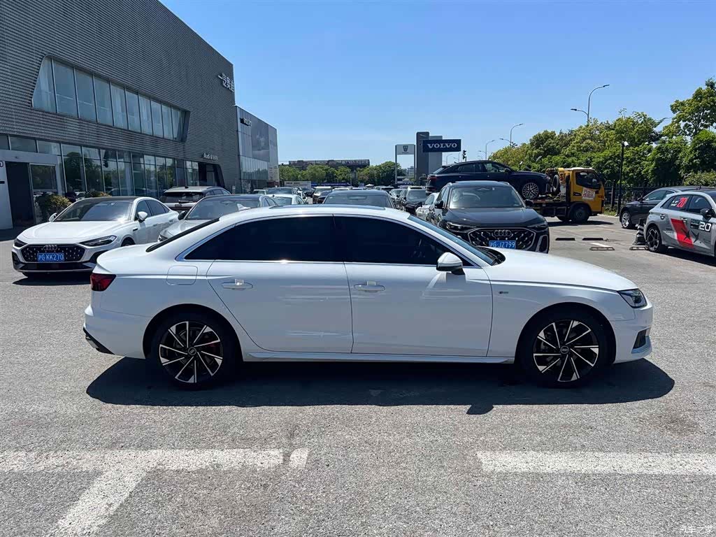 Audi A4L, 2022 3
